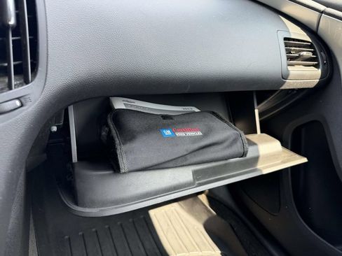 Used 2013 Chevrolet Volt FWD image 28