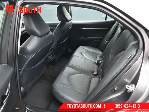 Used 2021 Toyota Camry XLE image 10