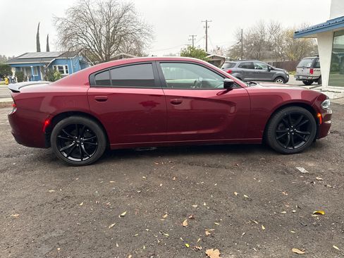 Used 2018 Dodge Charger SXT w/ Blacktop Package image 6
