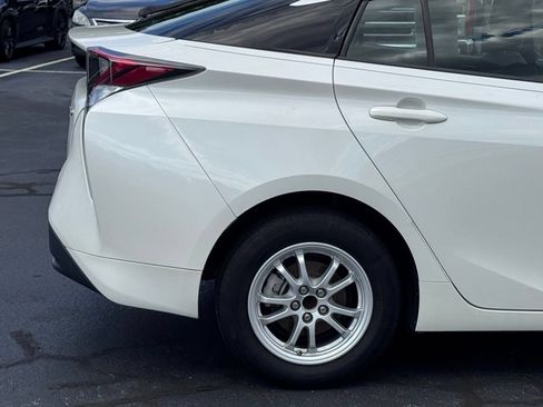 Used 2016 Toyota Prius Three w/ Advanced Technology Package FWD image 38