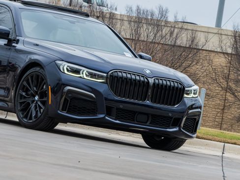 Used 2022 BMW 750i xDrive w/ Executive Package image 5