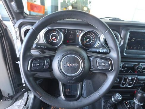 Used 2023 Jeep Gladiator Sport image 23