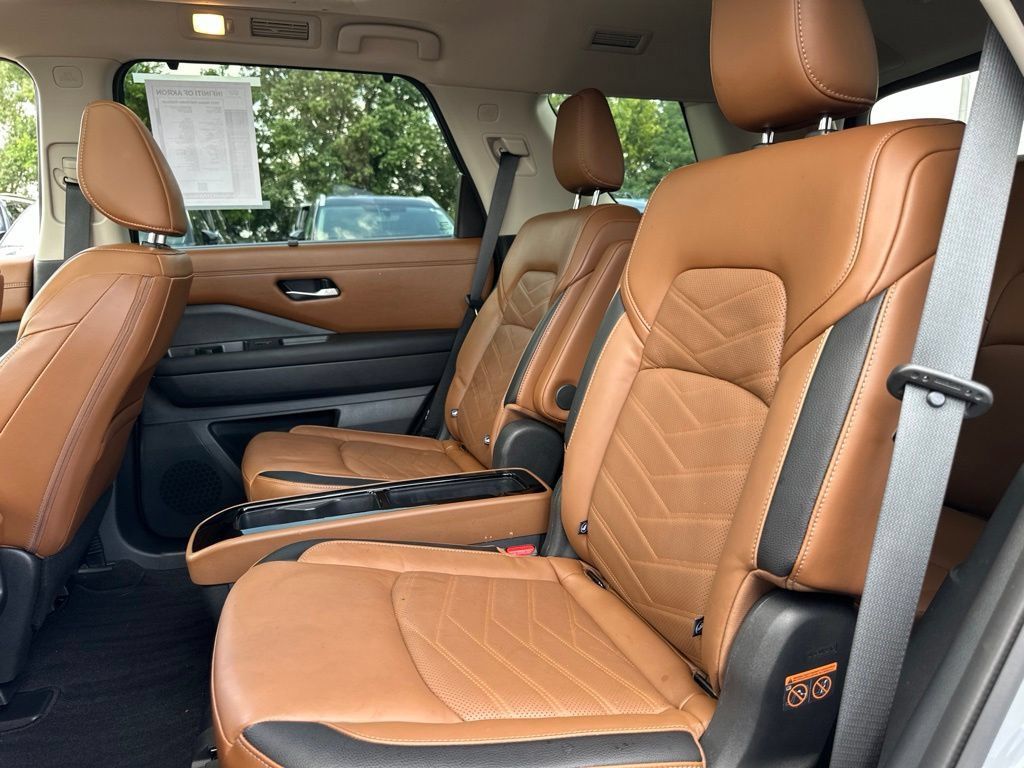 Used 2023 Nissan Pathfinder Platinum AWD/4WD image 40