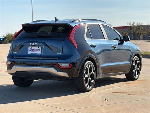 Used 2024 Kia Niro SX Touring image 7