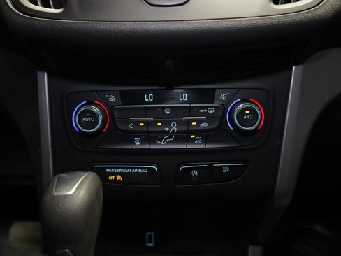 Used 2017 Ford Escape SE AWD/4WD image 38