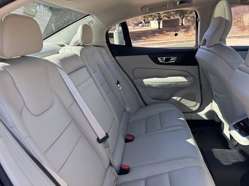 Used 2022 Volvo S60 B5 Inscription w/ Advanced Package image 10