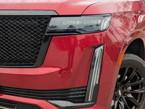 Used 2024 Cadillac Escalade Sport Platinum w/ LPO, ONYX Package image 3