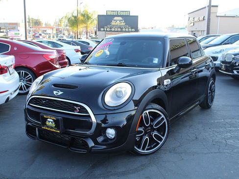 Used 2017 MINI Cooper S image 2