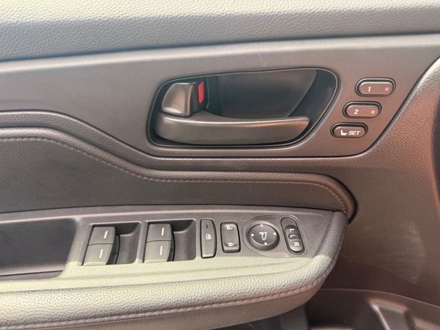 Used 2025 Honda Odyssey Sport-L image 8