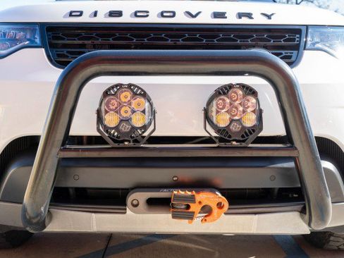 Used 2020 Land Rover Discovery HSE image 9