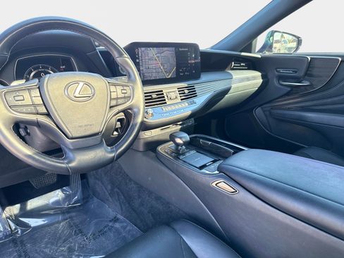 Used 2021 Lexus LS 500 w/ Accessory Package (Z2) image 16