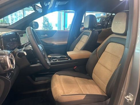 New 2026 Chevrolet Equinox ACTIV w/ Convenience Package III FWD image 9