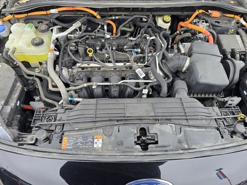 Used 2022 Ford Escape Titanium w/ Titanium Premium Package image 33