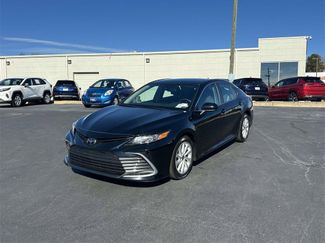 Used 2022 Toyota Camry LE video 3