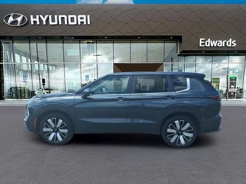Used 2025 Mitsubishi Outlander SE AWD/4WD image 11