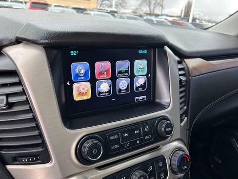 Used 2020 GMC Yukon XL Denali w/ Denali Premium Package image 27