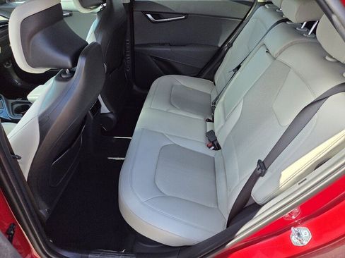 New 2025 Kia Niro EX image 8