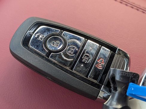 New 2025 Lincoln Corsair Reserve w/ Equipment Group 202A image 33