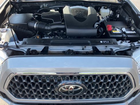Used 2019 Toyota Tacoma TRD Off-Road w/ Technology Package AWD/4WD image 39