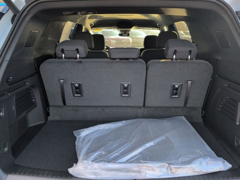 New 2026 Chevrolet Traverse LT w/ Midnight/Sport Edition image 25