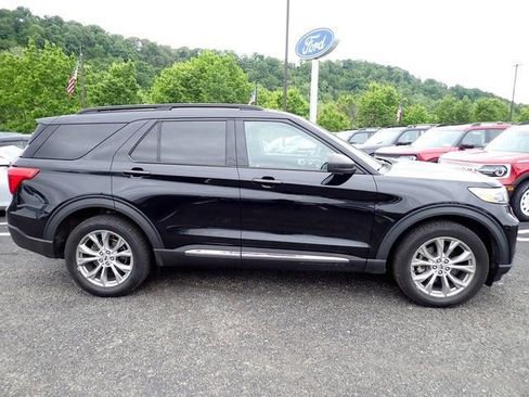 Used 2020 Ford Explorer XLT w/ Equipment Group 202A AWD/4WD image 7