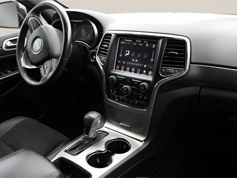 Used 2018 Jeep Grand Cherokee Altitude image 18