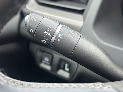 Used 2023 GMC Acadia AT4 image 22