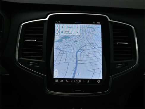 Used 2023 Volvo XC90 B5 Core image 18