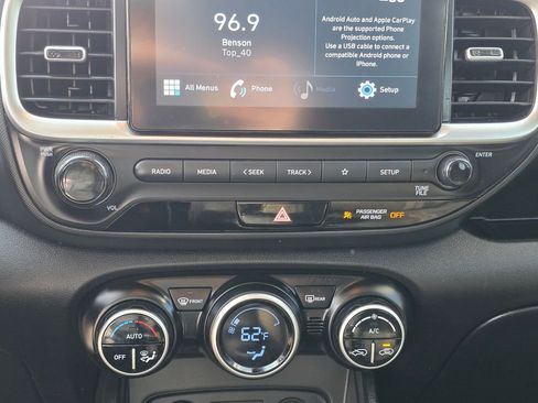 Used 2020 Hyundai Venue SEL w/ Convenience Package image 23