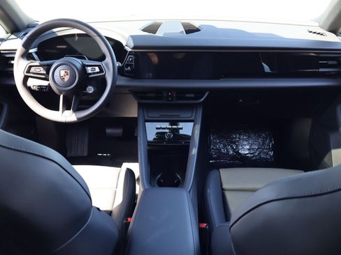 New 2026 Porsche Macan Electric RWD image 21
