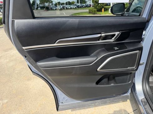 Used 2023 Kia Telluride LX FWD image 14