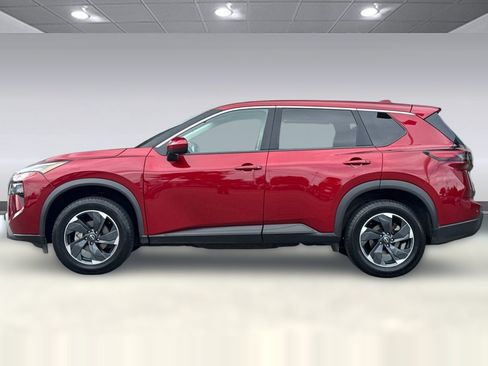 Used 2025 Nissan Rogue SV AWD/4WD image 2