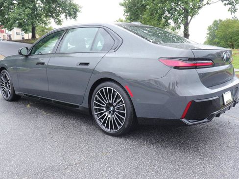 New 2026 BMW 740i w/ Premium Package RWD image 4