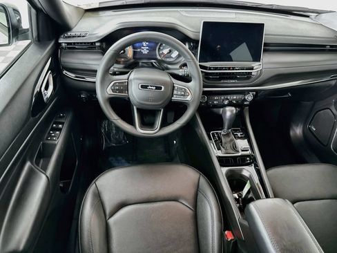 Certified 2025 Jeep Compass Limited w/ Sun & Sound Group AWD/4WD image 32
