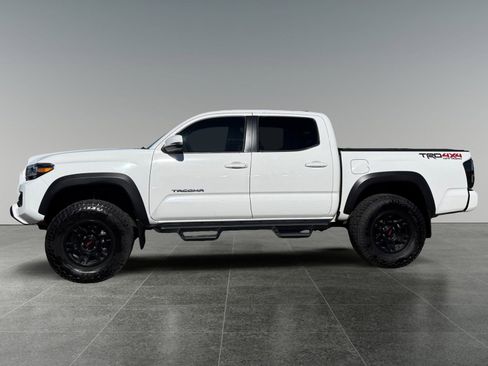 Used 2021 Toyota Tacoma TRD Off-Road w/ Technology Package image 2