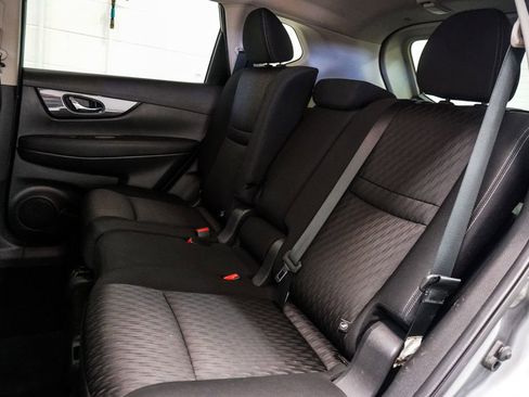 Used 2020 Nissan Rogue SV image 8