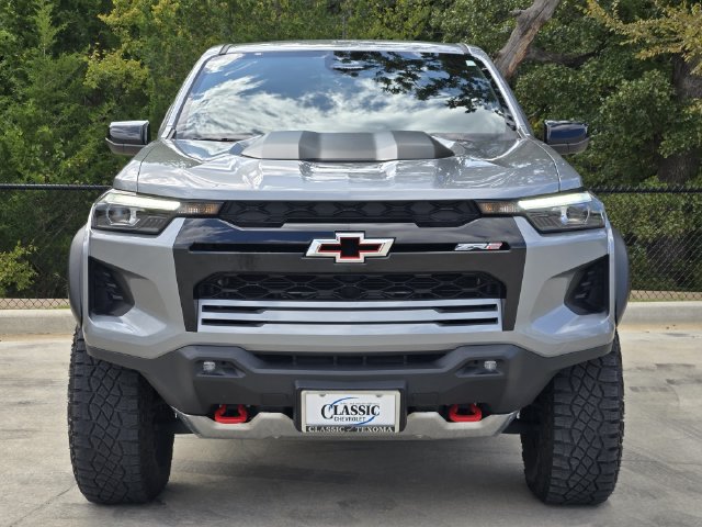 Certified 2024 Chevrolet Colorado ZR2 w/ ZR2 Convenience Package III AWD/4WD image 3