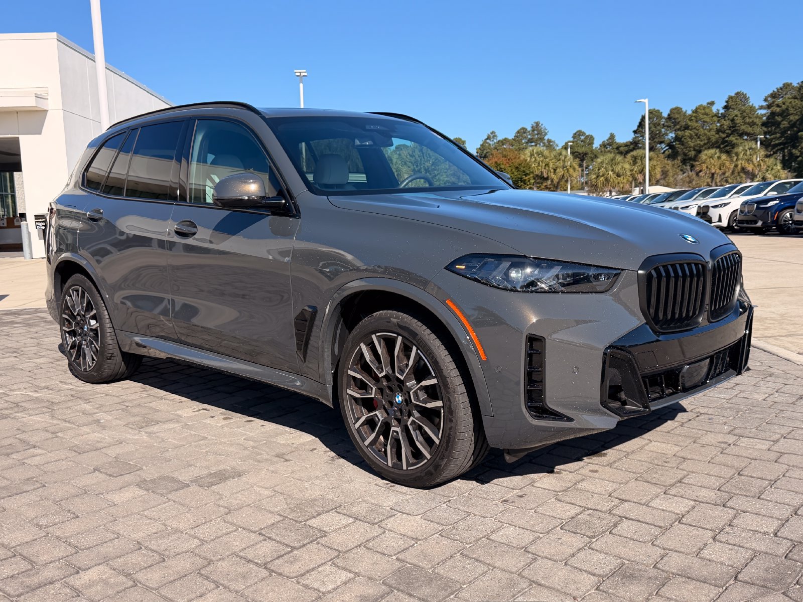 Used 2026 BMW X5 xDrive40i w/ M Sport Package AWD/4WD image 7