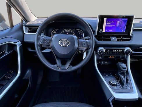 Used 2024 Toyota RAV4 LE AWD/4WD image 6