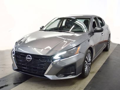 Used 2025 Nissan Altima 2.5 SV