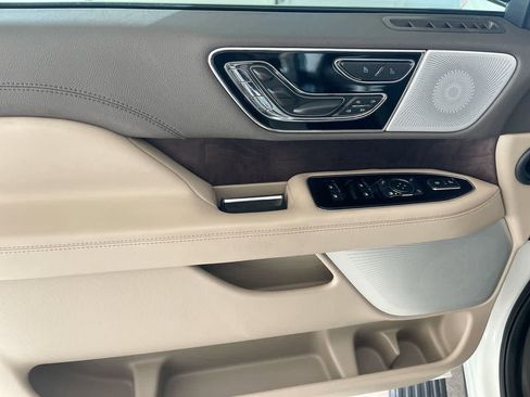 Used 2022 Lincoln Navigator L Reserve AWD/4WD image 13