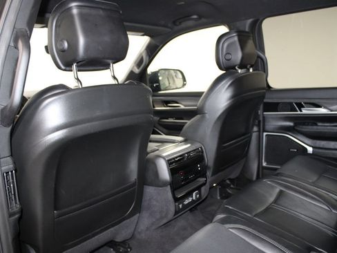 Used 2024 Jeep Wagoneer Series II w/ Flexible Seating Group AWD/4WD image 25