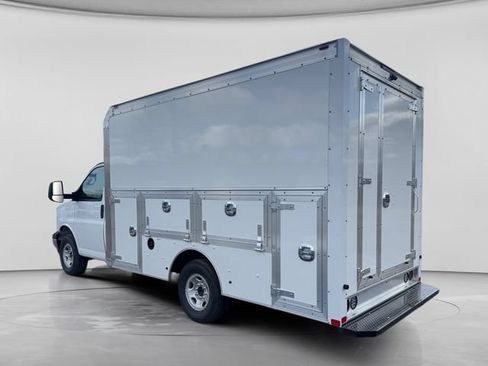 New 2026 GMC Savana 3500 w/ Power Convenience Package RWD image 3