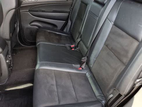 Used 2019 Jeep Grand Cherokee Altitude AWD/4WD image 18