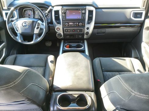 Used 2017 Nissan Titan SV AWD/4WD image 16