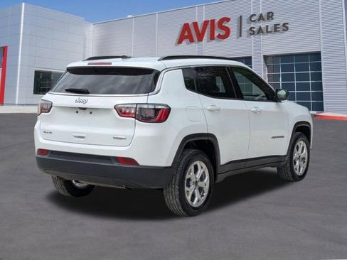 Used 2025 Jeep Compass Latitude w/ Sun & Sound Group image 6