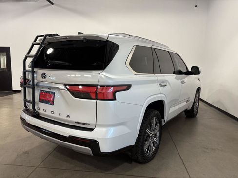 Used 2025 Toyota Sequoia Capstone AWD/4WD image 3