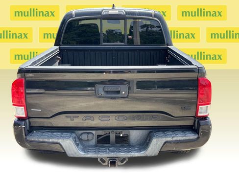 Used 2017 Toyota Tacoma SR5 w/ Tow Package RWD image 29