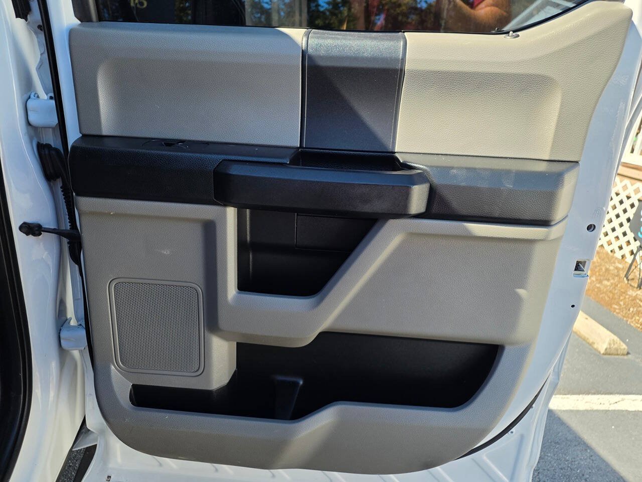 Used 2017 Ford F250 XL w/ Power Equipment Group AWD/4WD image 17