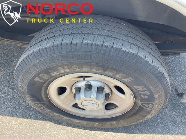 Used 2014 Chevrolet Express 2500 RWD image 11